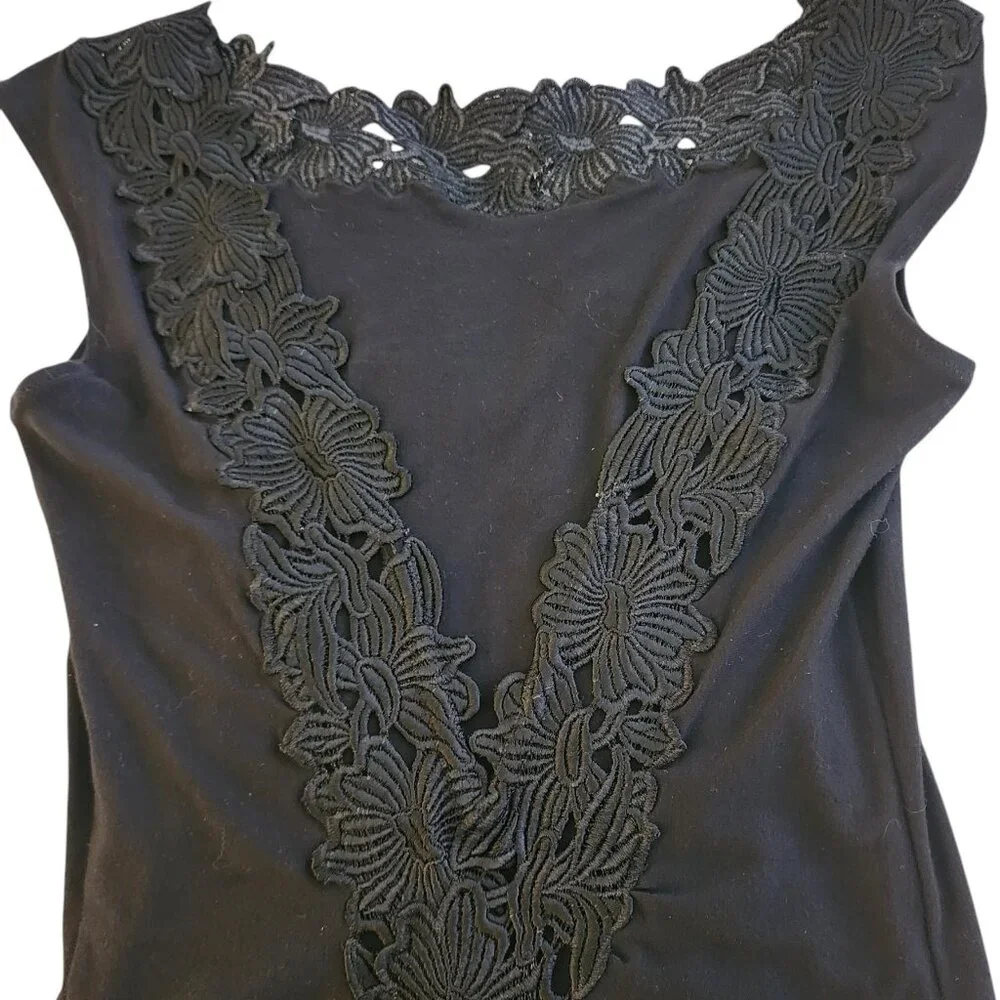 Cotton V-Neck Laced Bodycon Dress - Picture 8 of 9